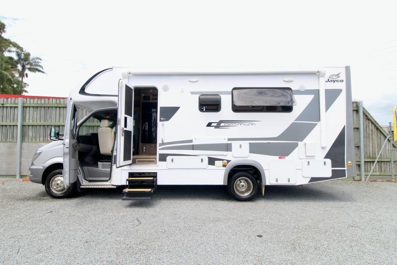 2017 JAYCO Optimum with big slide out Mercedes Benz Automatic Motorhome